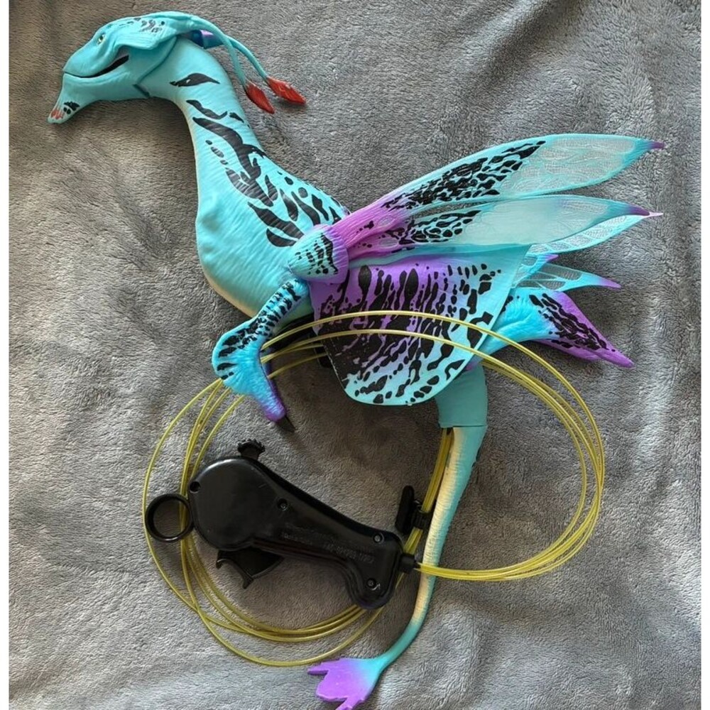 Avatar Pandora Interactive Banshee Dragon Toy with Controller